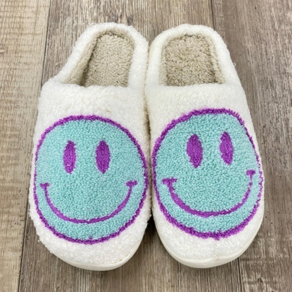 Happy Smiley Face Fuzzy Slippers Size 9-10